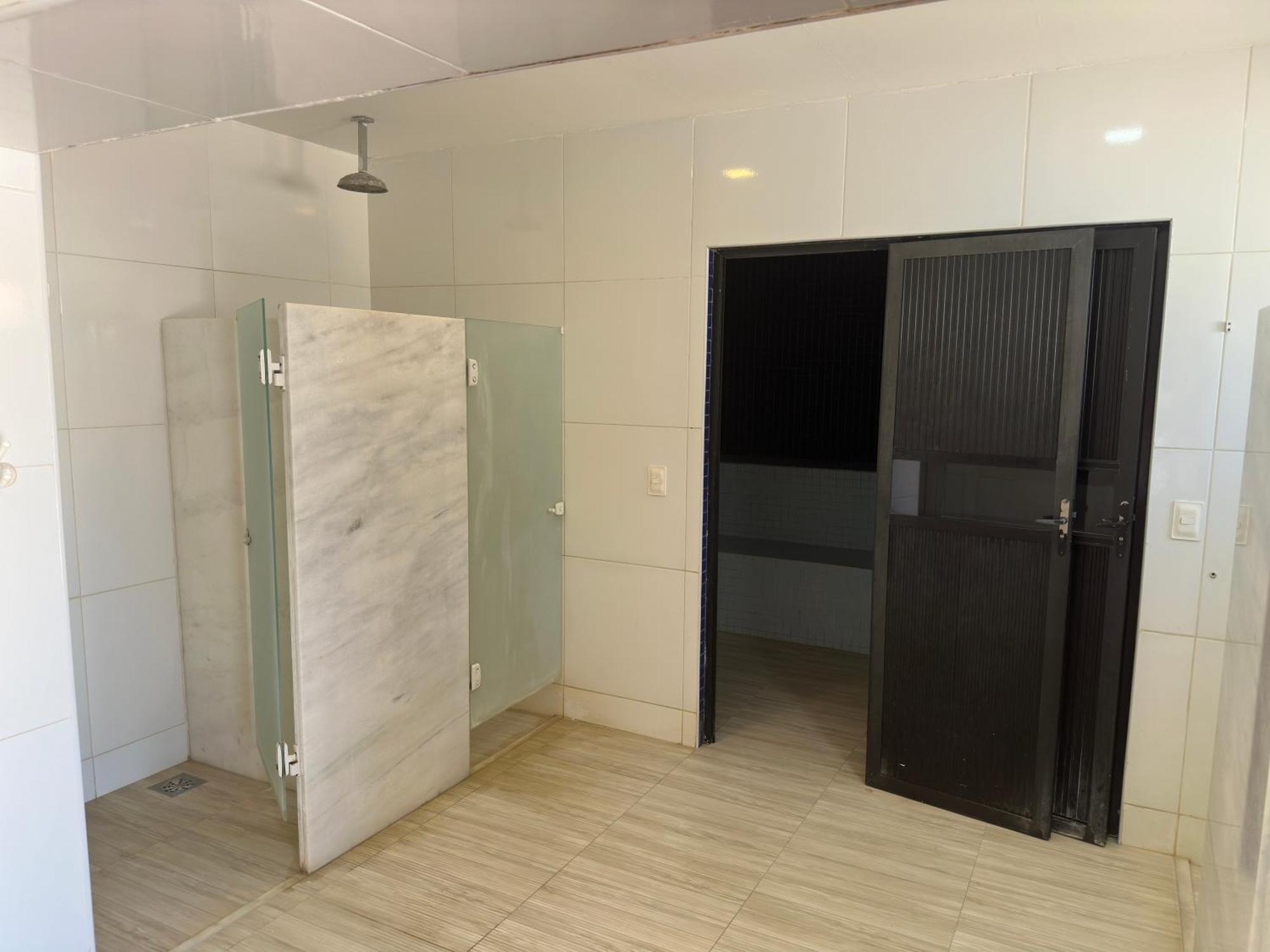 Flat Guarajuba 4 Quartos Terreo A Beira Mar - Pe Na Areia - Governanca Com Arrumadeira E Wi Fi Inclusos Camassari エクステリア 写真
