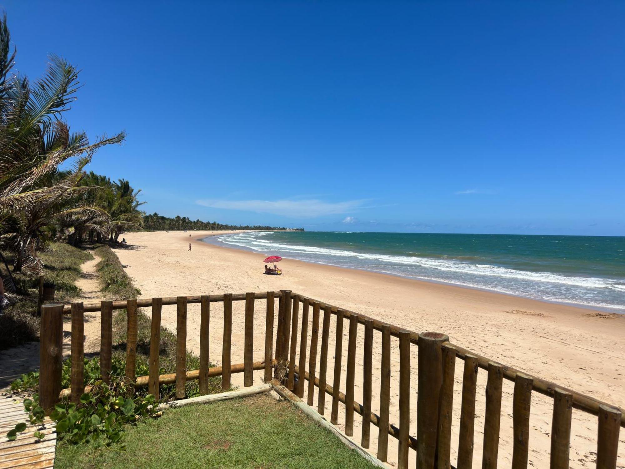 Flat Guarajuba 4 Quartos Terreo A Beira Mar - Pe Na Areia - Governanca Com Arrumadeira E Wi Fi Inclusos Camassari エクステリア 写真