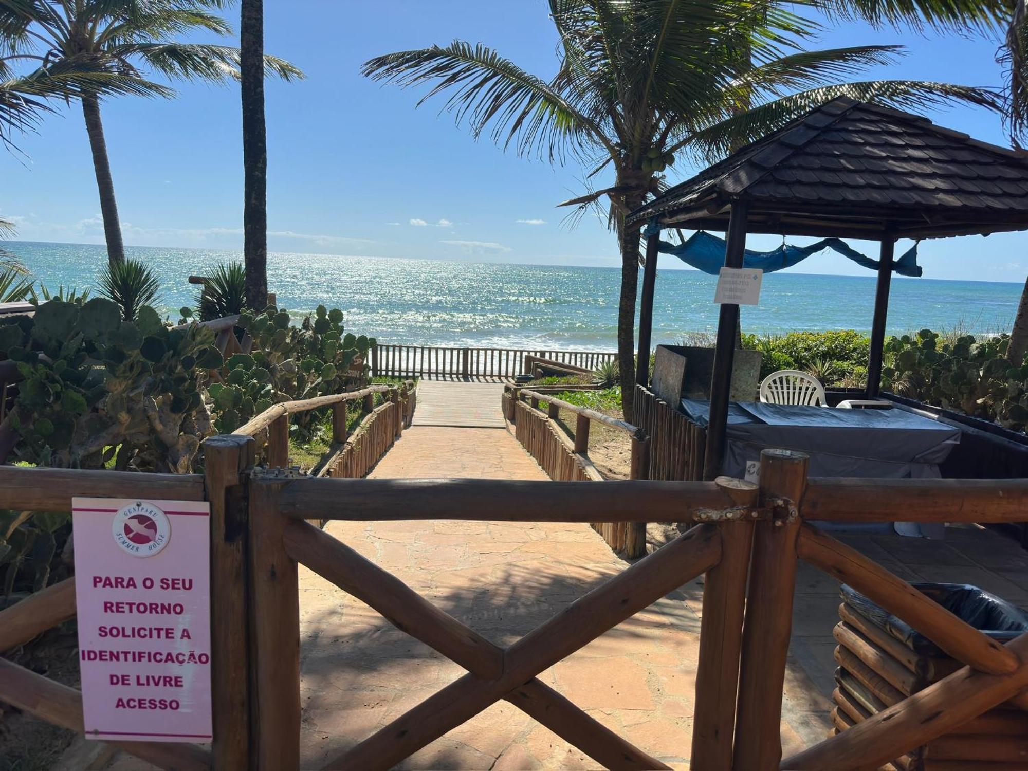 Flat Guarajuba 4 Quartos Terreo A Beira Mar - Pe Na Areia - Governanca Com Arrumadeira E Wi Fi Inclusos Camassari エクステリア 写真
