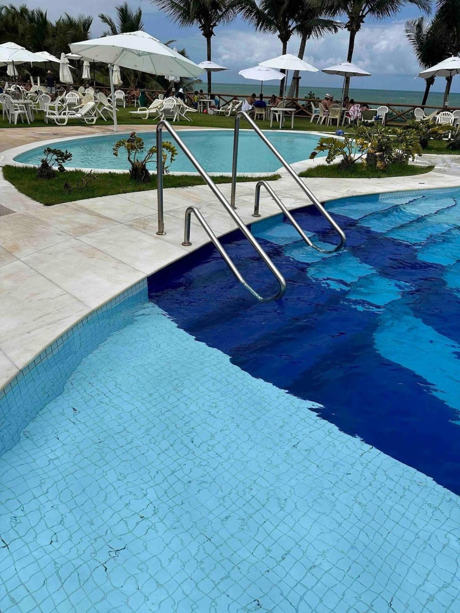 Flat Guarajuba 4 Quartos Terreo A Beira Mar - Pe Na Areia - Governanca Com Arrumadeira E Wi Fi Inclusos Camassari エクステリア 写真