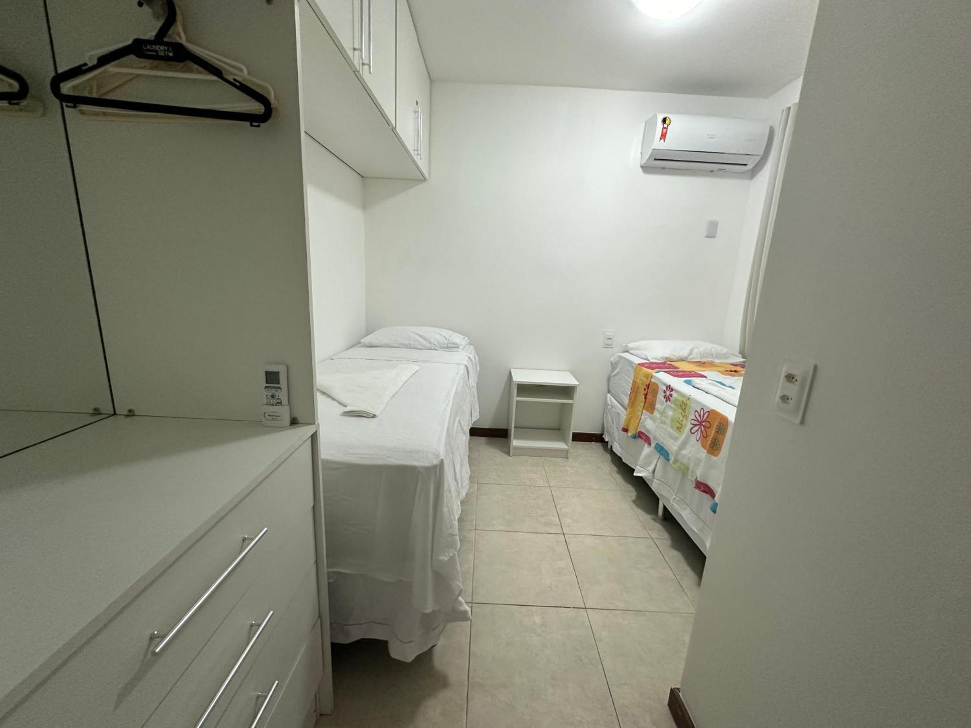 Flat Guarajuba 4 Quartos Terreo A Beira Mar - Pe Na Areia - Governanca Com Arrumadeira E Wi Fi Inclusos Camassari エクステリア 写真