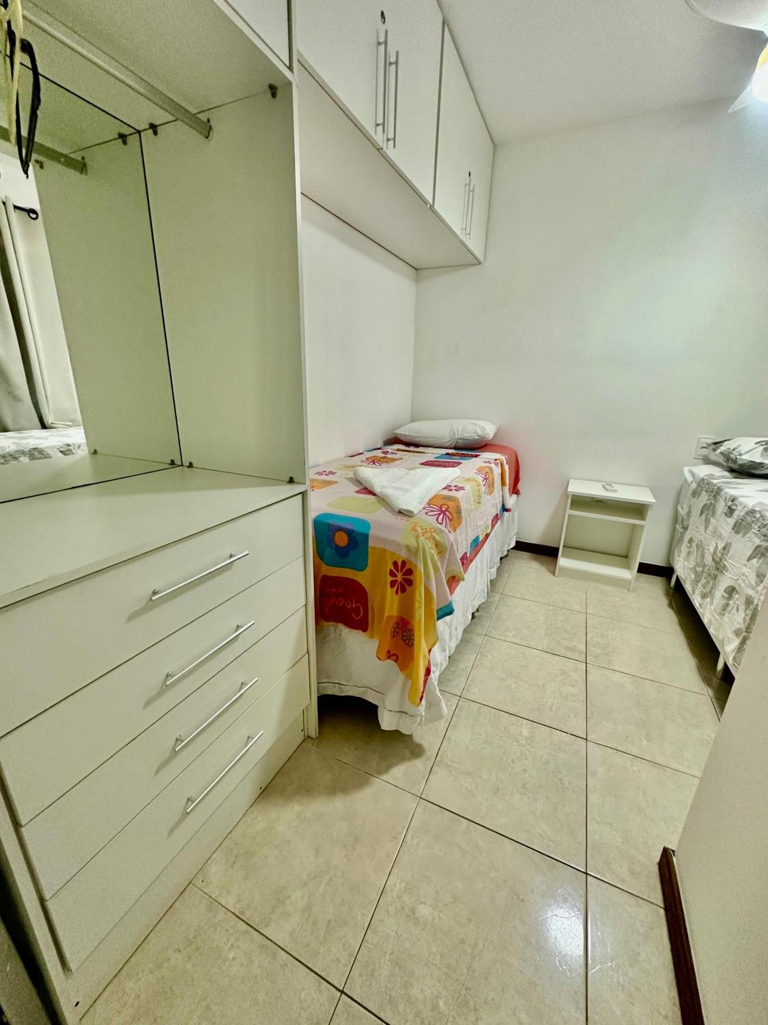 Flat Guarajuba 4 Quartos Terreo A Beira Mar - Pe Na Areia - Governanca Com Arrumadeira E Wi Fi Inclusos Camassari エクステリア 写真